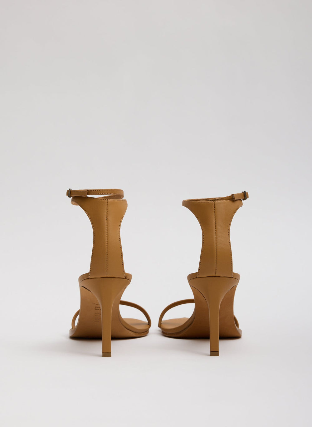 Erno Heel | Tibi Tan